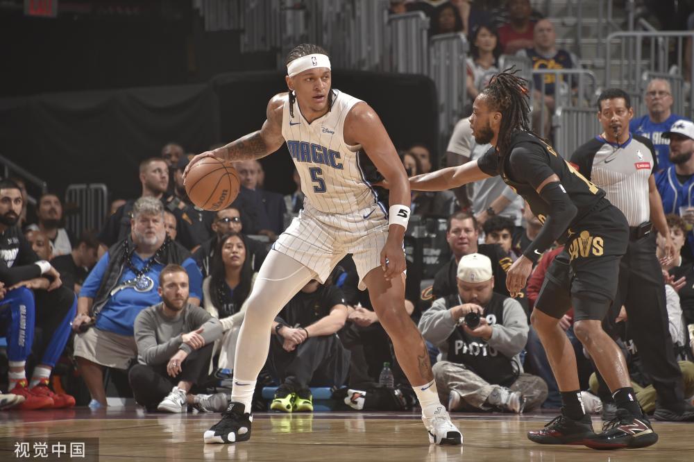 场上表现出 场上表现出