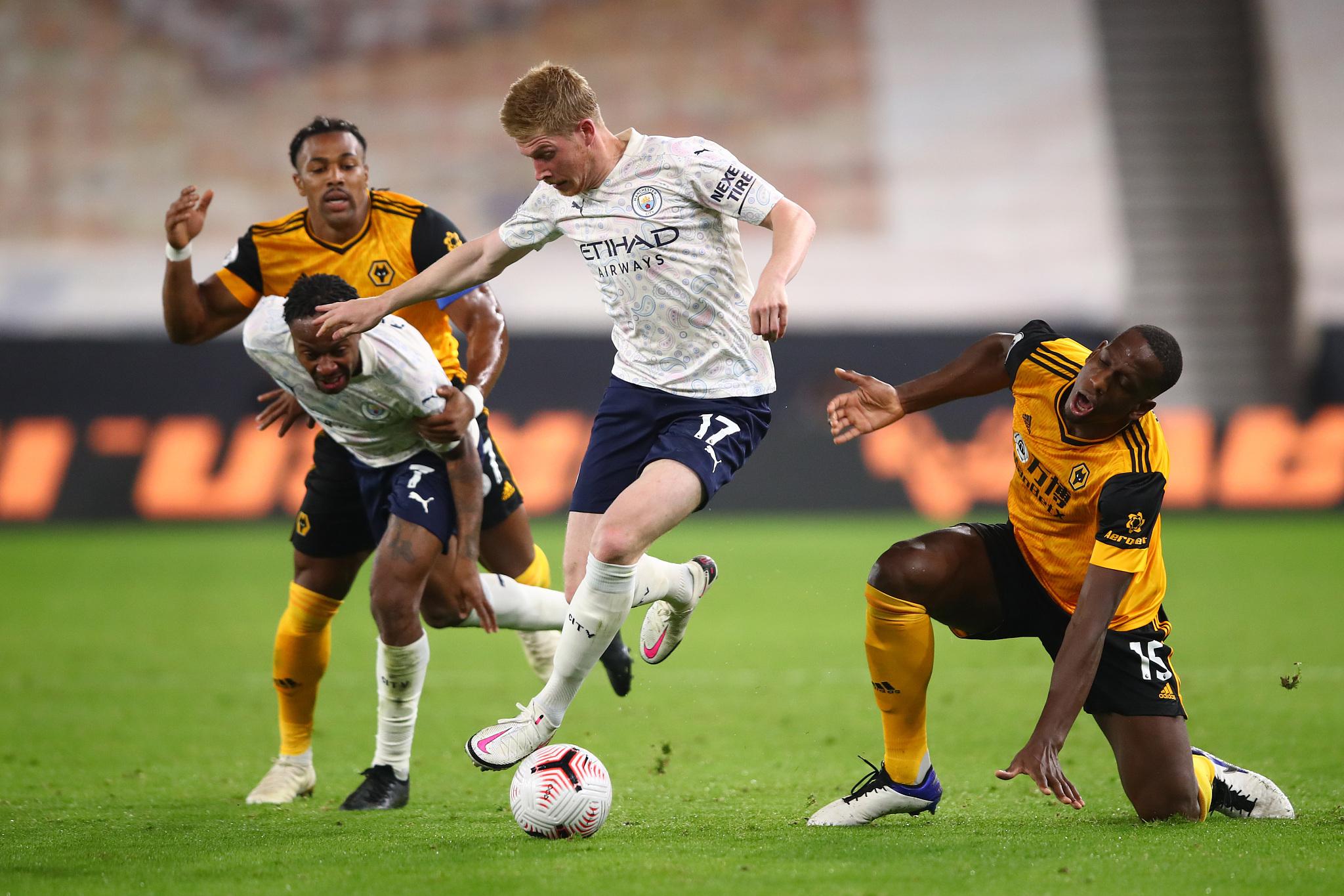 在绿茵场上 在绿茵场上